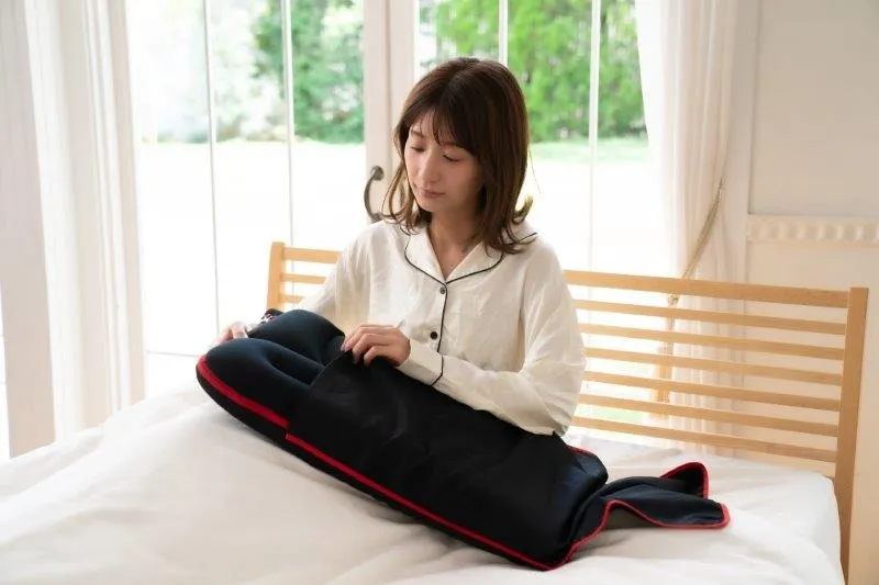 <枕の調整><br>この枕は高めに設定してあります。<br>裏側のファスナーを開けてタコ口から中材を抜いて調整して下さい。<br>前、後、右、左4ケ所で自分に合った高さにして下さい。